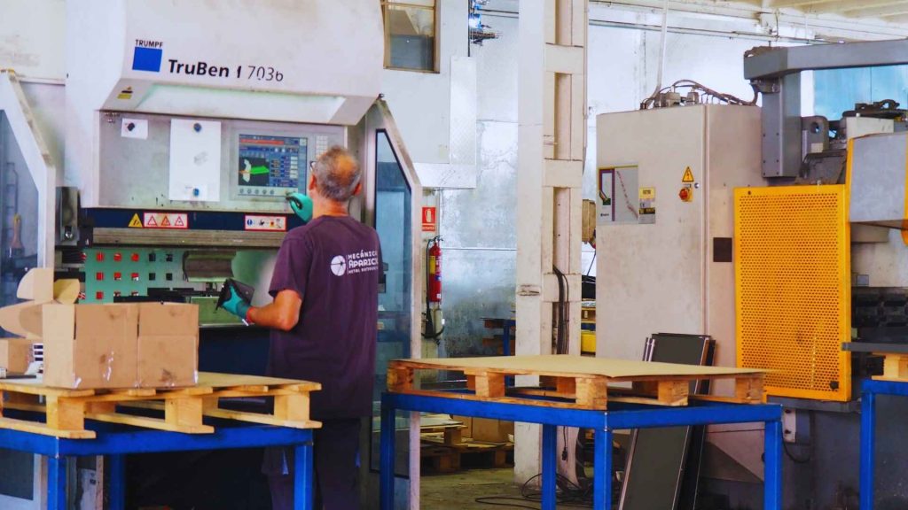 Cómo aplicamos inteligencia artificial para predecir tiempos de fabricación y mejorar la planificación